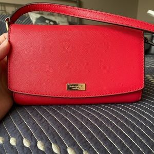 Like new Kate Spade crossbody. Red.